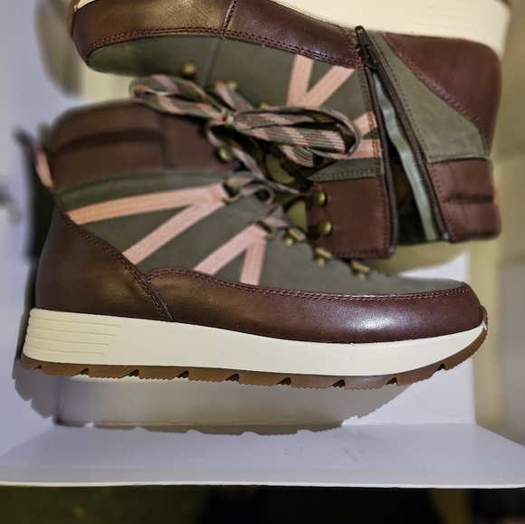 Size 9.5 Black Guess and Alex Marie boots - Picture 6 of 8